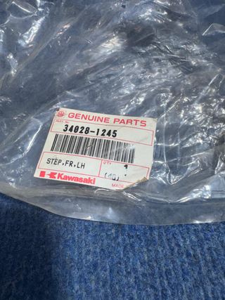 Kawasaki LH Reposapiés Negro