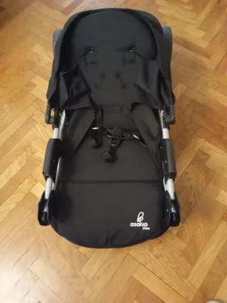 Carrito de bebé negro