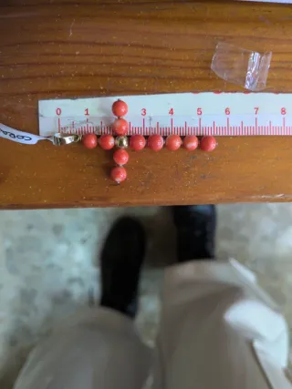 Cruz Oro 18k y Coral Auténtico