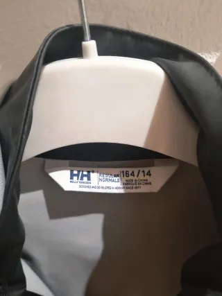 Chubasquero Helly Hansen niño negro