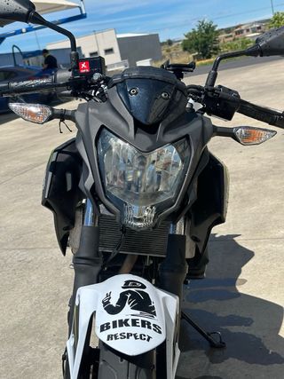 Kawasaki Z125 2022 Blanca y Verde