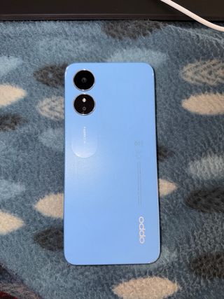 Móvil Oppo A17, color azul cielo.  64gb.