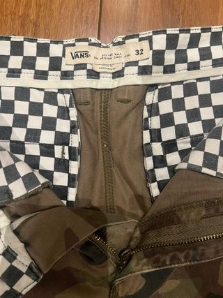 Pantalón militar de la marca VANS