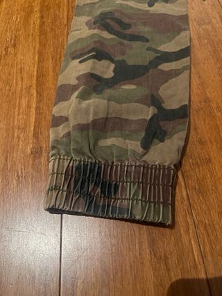 Pantalón militar de la marca VANS