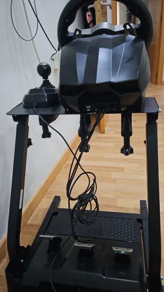 Soporte Volante y Pedales Gaming