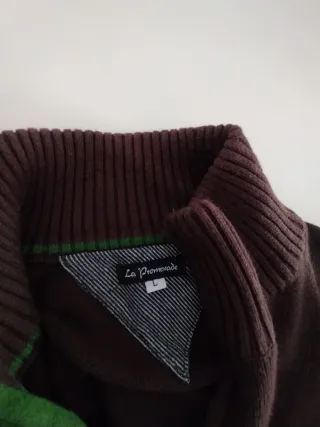 Jersey de punto marrón con cremallera
