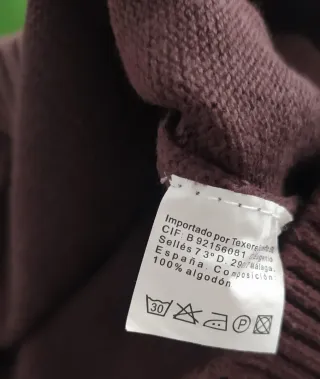 Jersey de punto marrón con cremallera