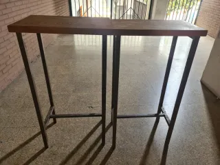2 Tavoli alti in legno e metallo per bar
