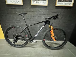 Berria Bravo Carbono Talla M