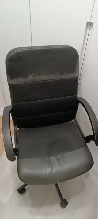 Silla de escritorio IKEA negra