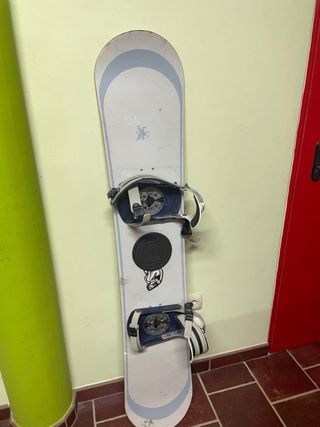 Tabla de Snowboard Blanca con Fijaciones