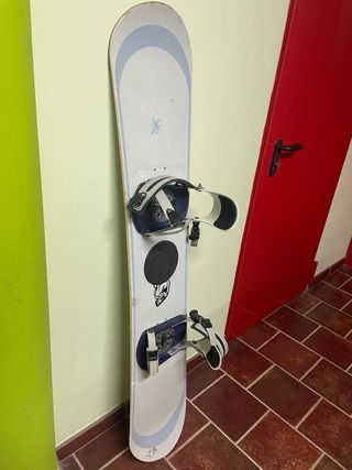 Tabla de Snowboard Blanca con Fijaciones