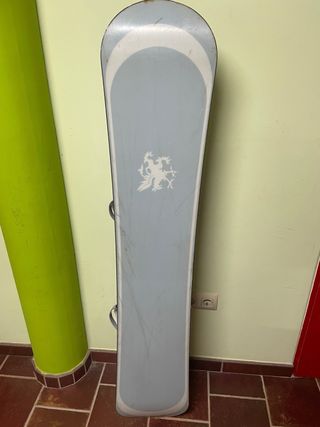 Tabla de Snowboard Blanca con Fijaciones