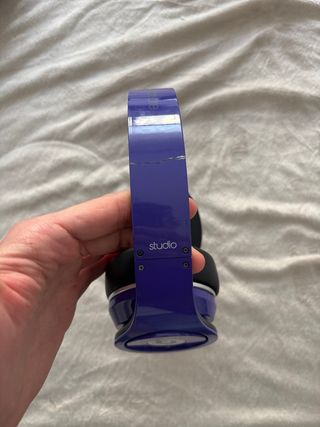 Beats Studio Morado y Negro