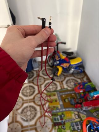 Beats Studio Morado y Negro