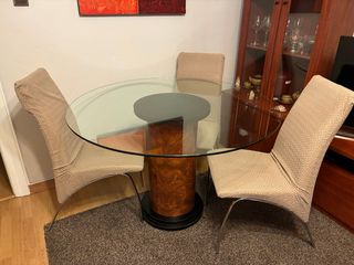 Mesa redonda cristal y 4 sillas con fundas