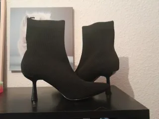 Botines Sfera Negro Tacón