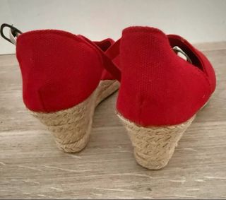 Zapatilla esparto roja