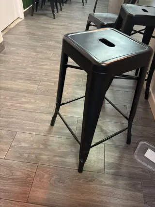 Taburete alto metálico negro