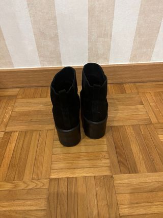 Botines Stradivarius Negros