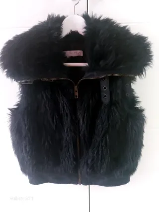 Chaleco de pelo negro