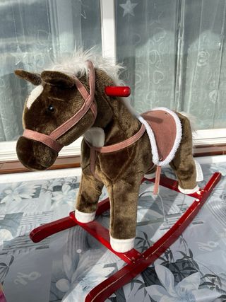 Caballito balancín infantil