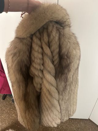 Abrigo de piel de zorro azul