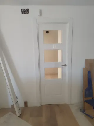 montador de puertas...