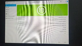 PC Sobremesa Negro con Teclado y Ratón