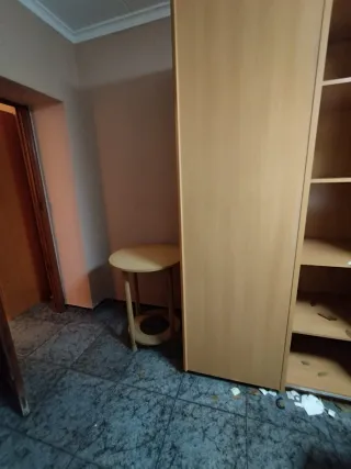 Se regalan muebles armario y estanterías camas