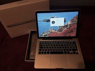 MacBook Pro 13 16GB RAM 1TB HD