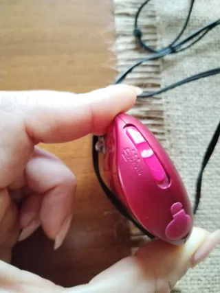 Sony Walkman NW-E105 vintage rosa funzionante.