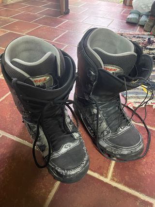 Botas de Snowboard Negras y Grises