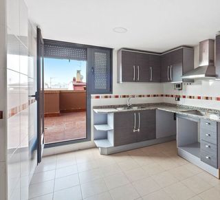 Ático en alquiler en Torrefiel en Valencia