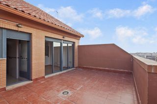 Ático en alquiler en Torrefiel en Valencia