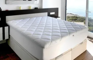 Topper de cama NUEVO sin estrenar.