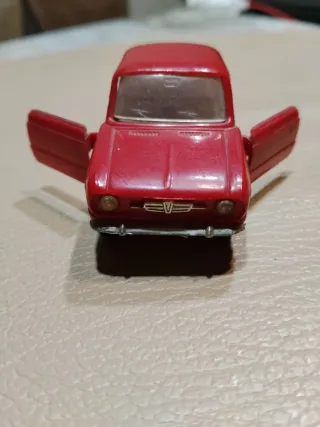 Nacoral. Chiquicars. Seat 850 escala 1/43