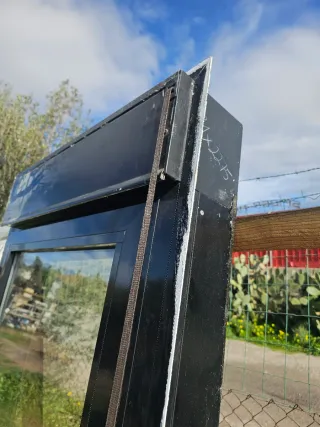 Puerta balconera aluminio negra cristal climalit