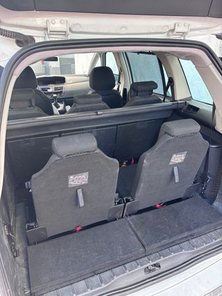 Citroen Grand C4 Picasso 2011