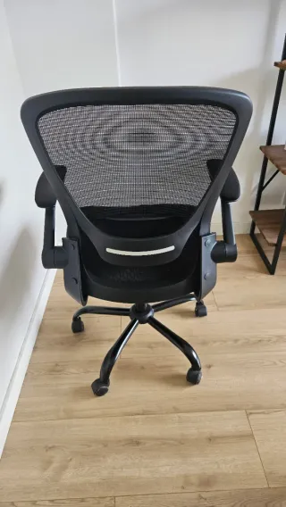 Silla de oficina ergonómica negra