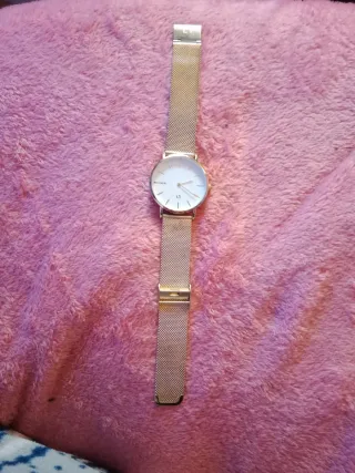 PRECIO NEGOCIABLE  Reloj L&T Dorado y Blanco