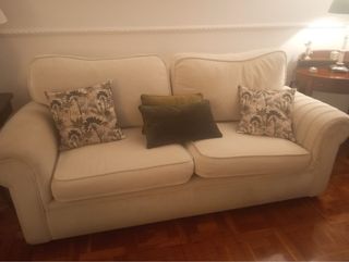 Sofá de 3 plazas tela beige.