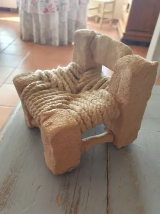 Escultura silla barro