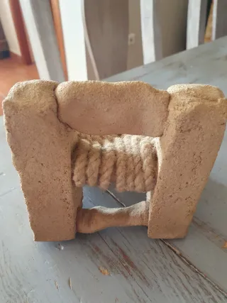 Escultura silla barro