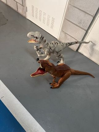 2 Dinosaurios Juguete T-Rex y Raptor