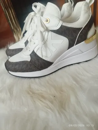 Zapatillas Michael Kors Blancas y Marrones