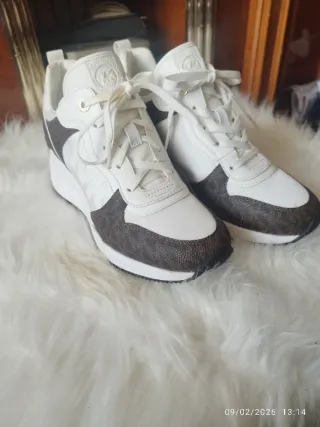 Zapatillas Michael Kors Blancas y Marrones