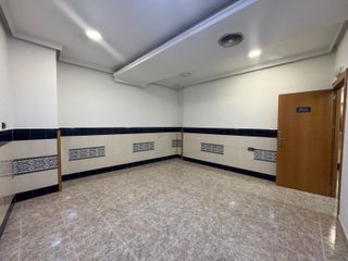 SE VENDE LOCAL DE 294 METROS EN EL CENTRO DE JAEN