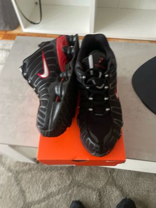 Nike Shox Negros y Rojos