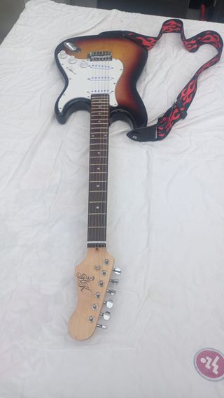 Guitarra Eléctrica con Correa